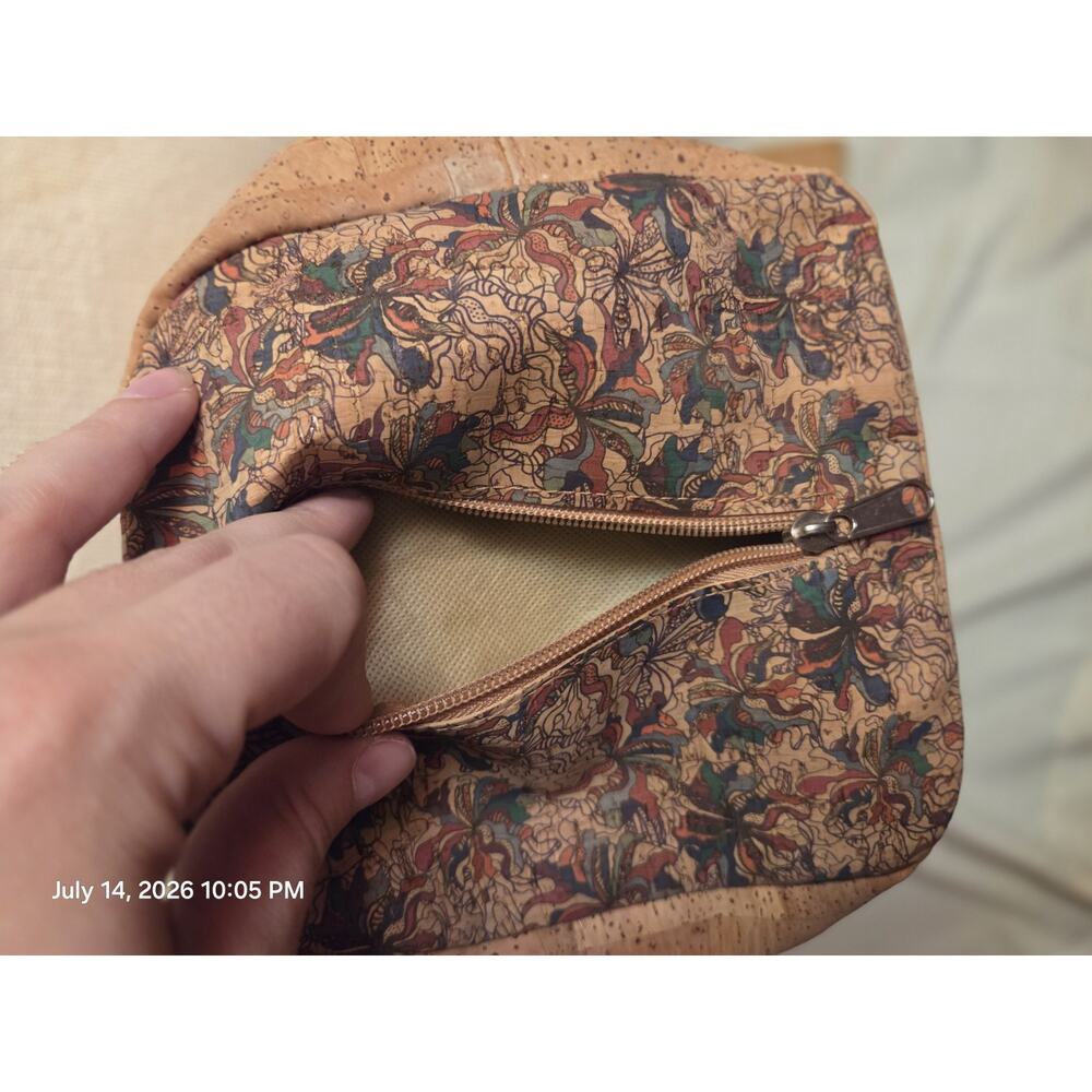 Floral Cork Look Crossbody Bag Brown Multicolor Zip Closure Front Zip Pocket - Picture 4 of 5